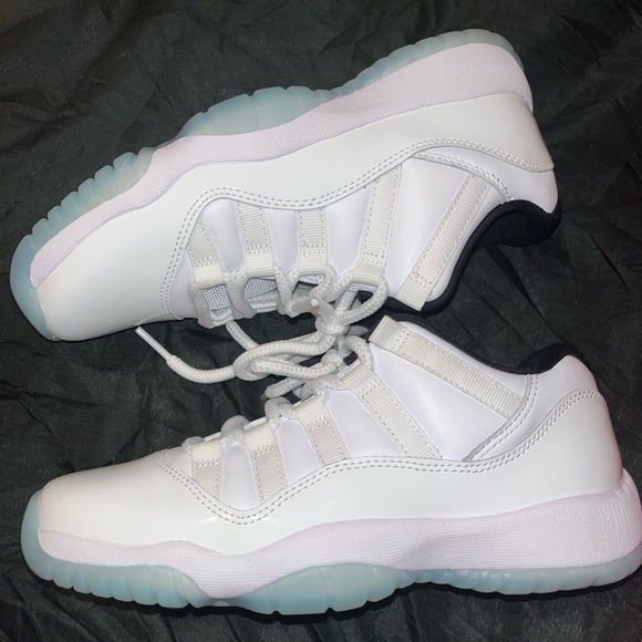 COPY - Jordan 11 Legend Blues GS - Picture 4 of 6